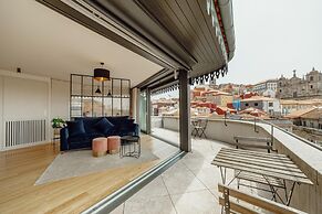 Downtown Penthouse With River View by Vacationy