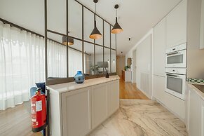 Downtown Penthouse With River View by Vacationy