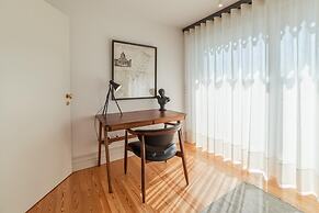 Downtown Penthouse With River View by Vacationy