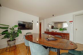 Downtown Penthouse With River View by Vacationy