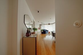 Downtown Penthouse With River View by Vacationy