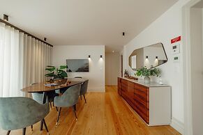 Downtown Penthouse With River View by Vacationy