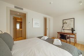 Downtown Penthouse With River View by Vacationy