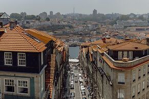 Downtown Penthouse With River View by Vacationy