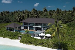 Madifushi Private Island