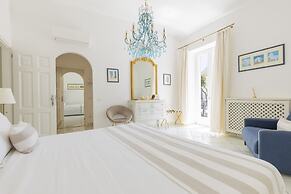 Queen Suite