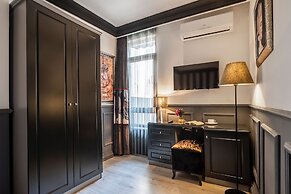Art & Interiors