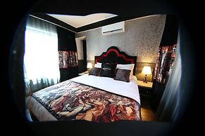 Art & Interiors