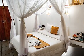 Emerald Palm Courtyard Hotel