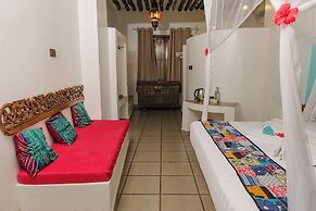 Emerald Palm Courtyard Hotel