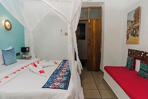 Emerald Palm Courtyard Hotel