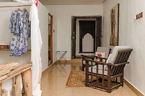Emerald Palm Courtyard Hotel
