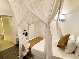 Emerald Palm Courtyard Hotel