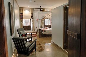 Emerald Palm Courtyard Hotel