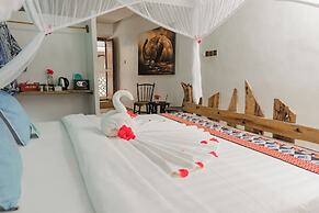 Emerald Palm Courtyard Hotel