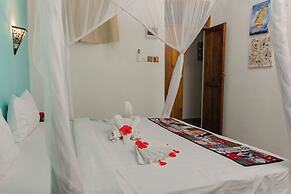 Emerald Palm Courtyard Hotel