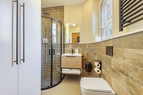 Oak & Poppy Apartments