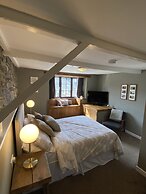 Tom's of Tregaron