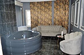 Vip Suit