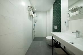 Polek Hotel