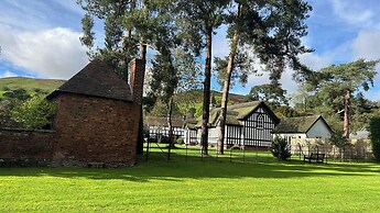 Manor Cottage