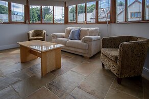 Knights Rest - 4 Bedroom - Princes Gate