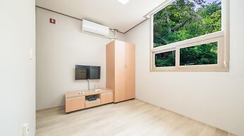 Tongyoung Sandeulhae Healling Pension