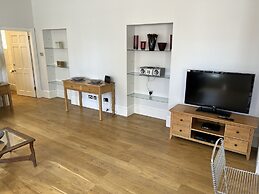 Central 1-bed Apartment in Inverness, Sleeps 4