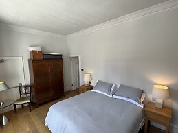 Central 1-bed Apartment in Inverness, Sleeps 4