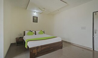 Itsy Hotels Vijaya Comforts, with BAR & restaurant