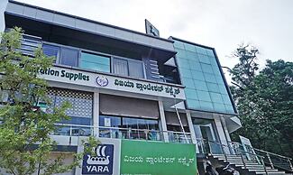 Itsy Hotels Vijaya Comforts, with BAR & restaurant
