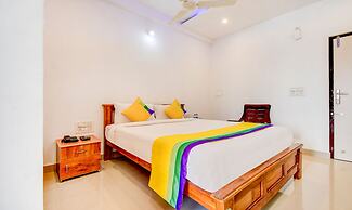 Itsy Hotels Vijaya Comforts, with BAR & restaurant