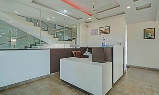 Itsy Hotels Vijaya Comforts, with BAR & restaurant