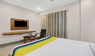 Itsy Hotels Vijaya Comforts, with BAR & restaurant