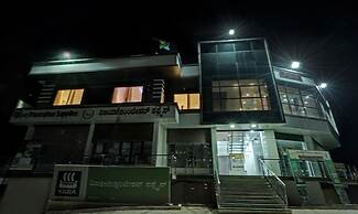 Itsy Hotels Vijaya Comforts, with BAR & restaurant