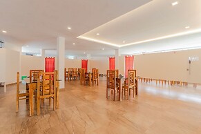 Itsy Hotels Vijaya Comforts, with BAR & restaurant