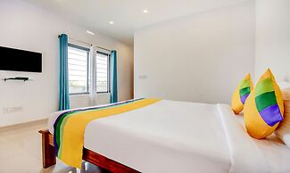 Itsy Hotels Vijaya Comforts, with BAR & restaurant