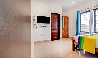 Itsy Hotels Vijaya Comforts, with BAR & restaurant