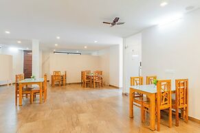 Itsy Hotels Vijaya Comforts, with BAR & restaurant