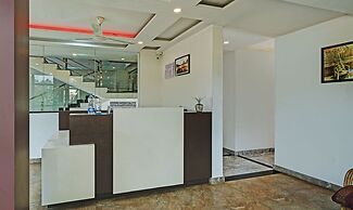 Itsy Hotels Vijaya Comforts, with BAR & restaurant