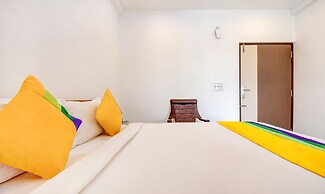 Itsy Hotels Vijaya Comforts, with BAR & restaurant