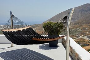 Kamini White I Villa