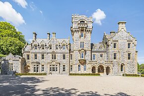 The Margaret Suite Stone Cross Mansion