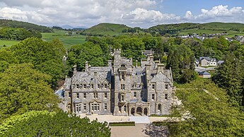 Alice House Stone Cross Mansion