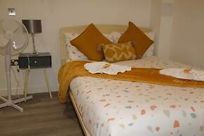 MK Shortstay Deluxe - Flat 2