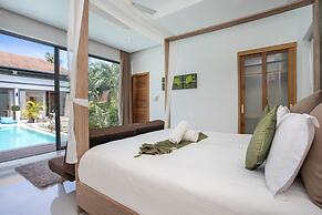 Modern 4BR Pool Villa Virginie Naiharn