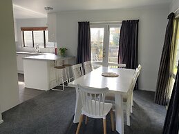 Motuoapa Bay Chalets