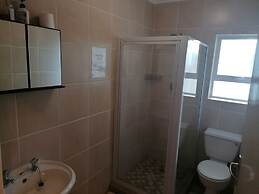 Inviting 3-bed House in Kempton Park