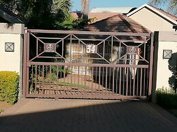 Inviting 3-bed House in Kempton Park
