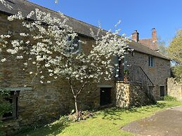 Beautiful Barn Conversion With Wood-burning Stove